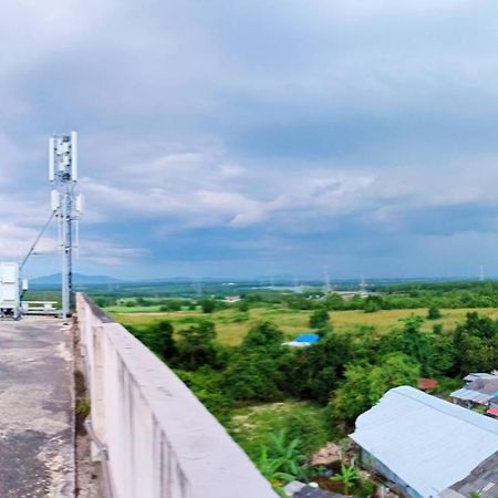 Room 9 Residence (Adults Only) Pluak Daeng Exterior photo