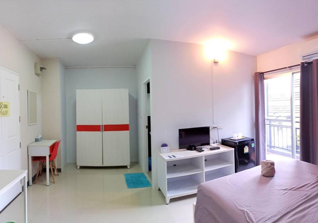 Room 9 Residence (Adults Only) Pluak Daeng Exterior photo